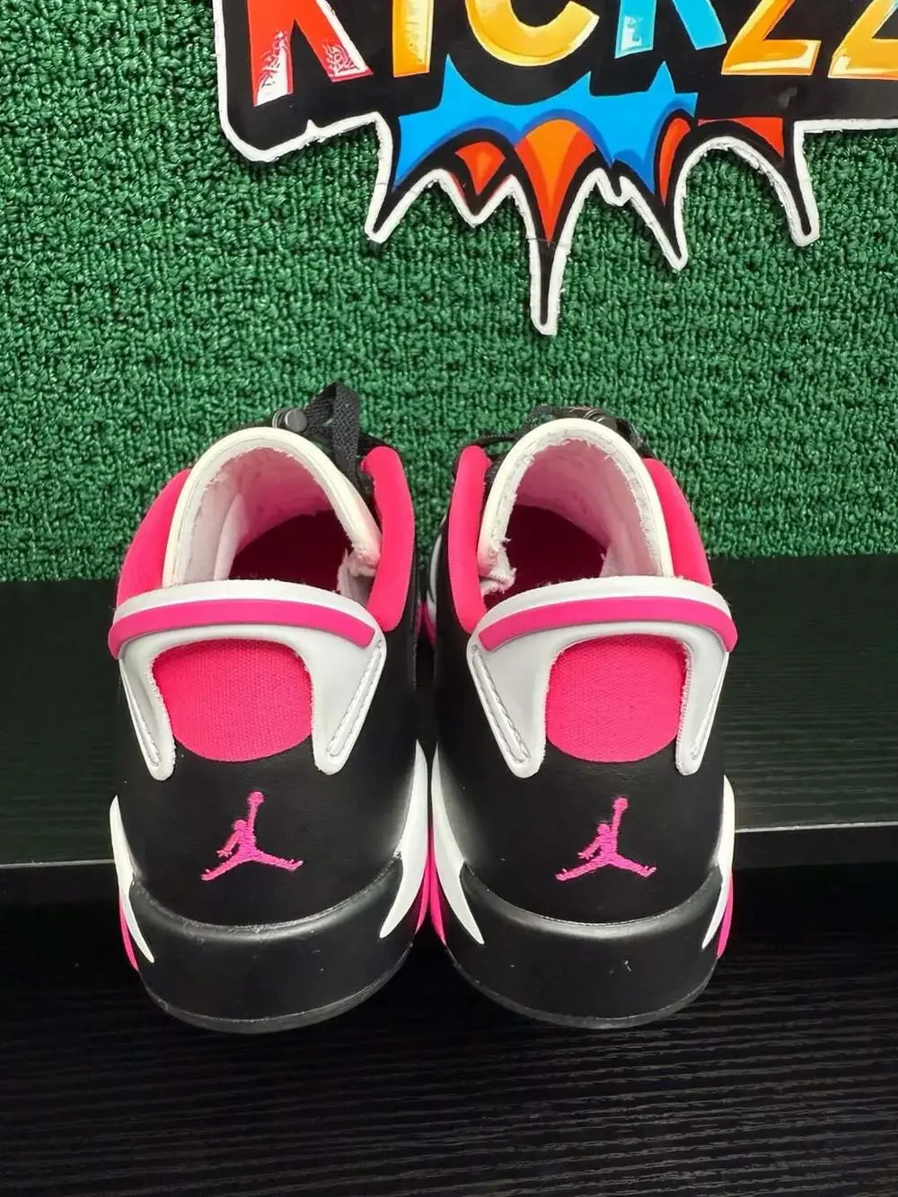Air Jordan 6 Retro Low GS Fierce Pink Youth Size 6/7.5W Pre-Owned: Excellent